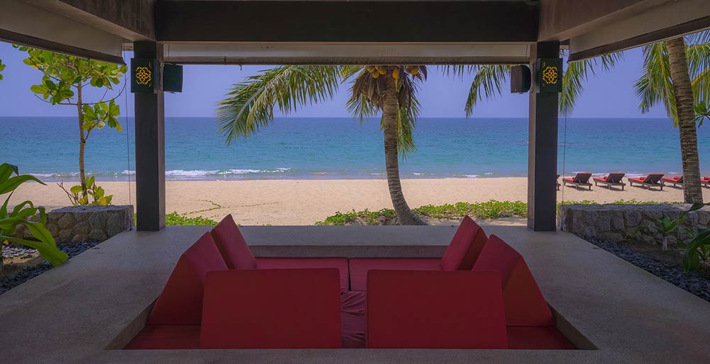Villa Saanti - Beachfront bale